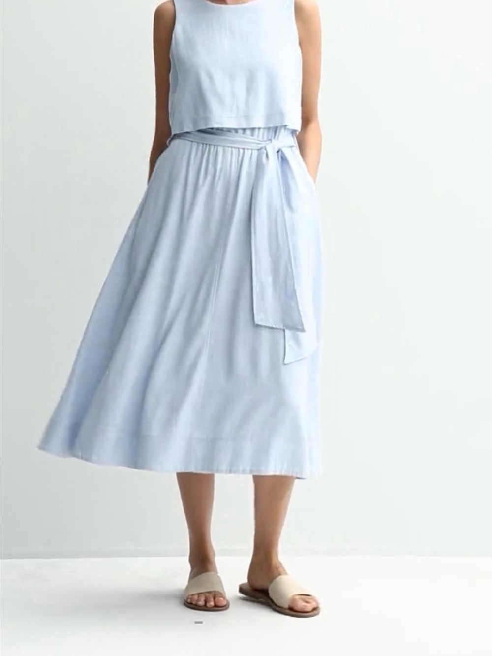 Women's Maison Tara Sleeveless
Popover Midi Dress